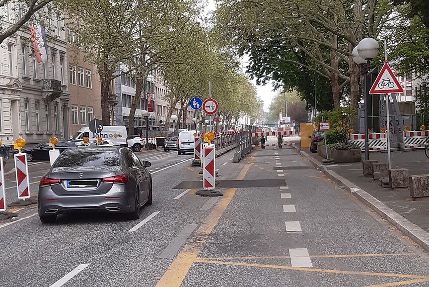 Foto von der Gefahrenstelle auf der Adenauerallee